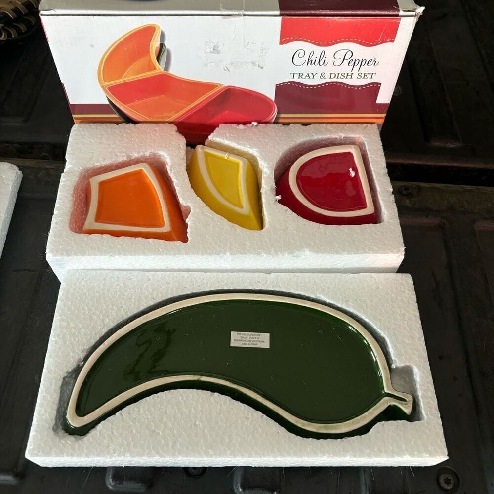 Chili Pepper 4 Piece Tray & Dish Set
